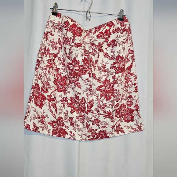 Ann Taylor A-Line Skirt in Red and Cream Floral - Picture 4 of 10